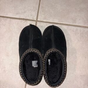 Uggs slippers